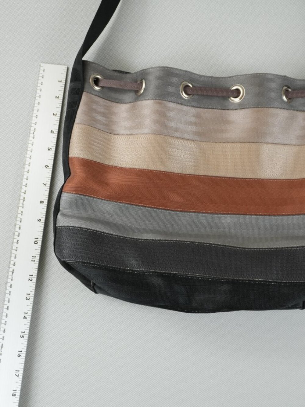 HARVEYS Large Metallic Striped Seatbelt Drawstring Bucket Bag Made in USA - Picture 10 of 14